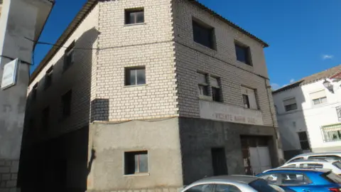 Nave comercial en calle de la Aurora, 1