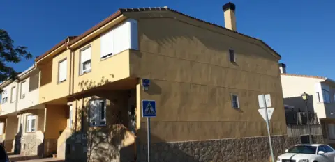 Chalet adosado en calle Emilia Pardo Bazán, nº 52