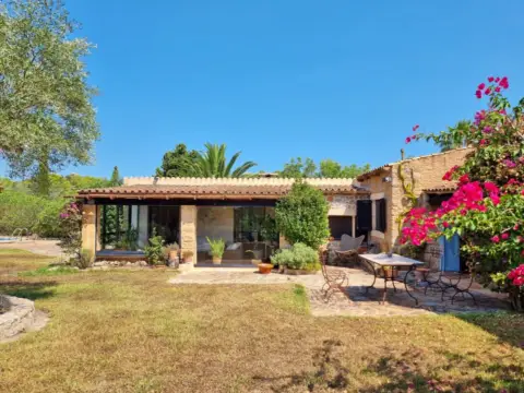 Casa rústica en Polígono Poligono 14