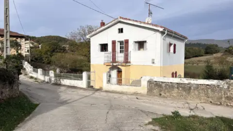 Single-family house in Carretera Lezana de Mena, nº 1