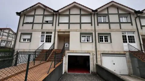 Chalet adosado en calle del Lago, 54