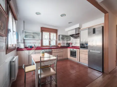 Chalet pareado en calle del Monte