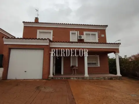 Chalet unifamiliar en Barcience