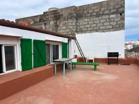 Casa pareada en calle Indiano Medina