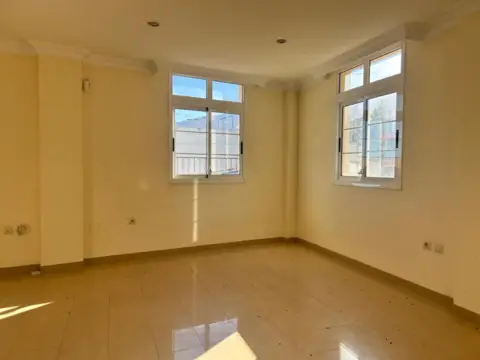 Chalet adosado en calle Moñigal