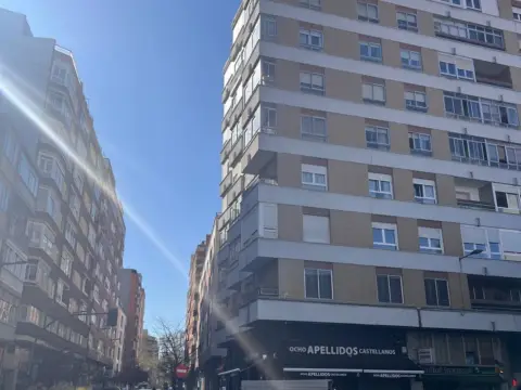 Piso en calle de Cervantes