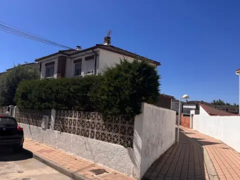 Chalet unifamiliar en Aldeamayor de San Martín