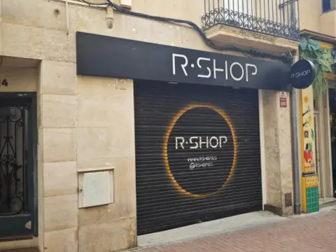 Local comercial en calle Sant Pera