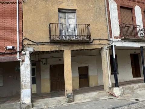 Casa en calle de Ángel María Llamas, 11