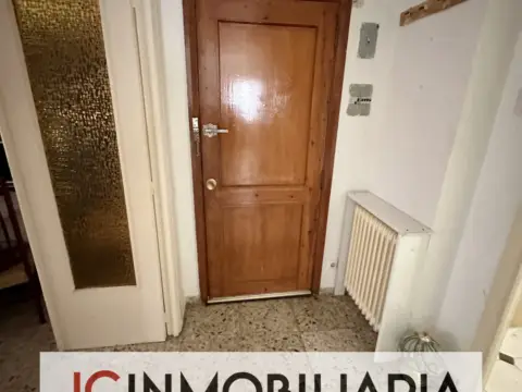 Piso en calle de Venezuela