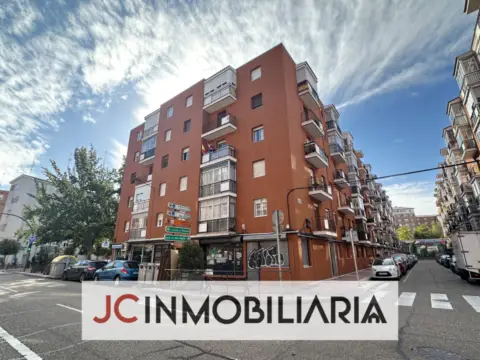 Piso en calle de Serafín, 1