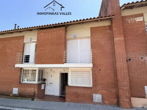 Casa adosada en Carrer de Dalí