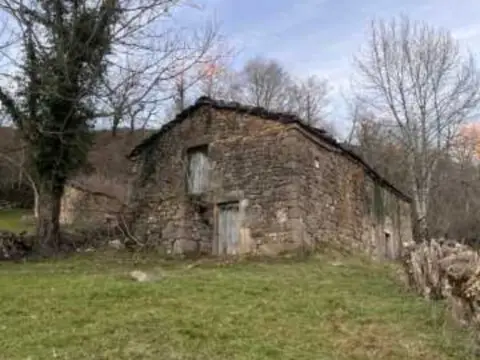 Casa rústica en calle Campillo