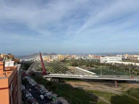 Piso en Avenida de la Feria