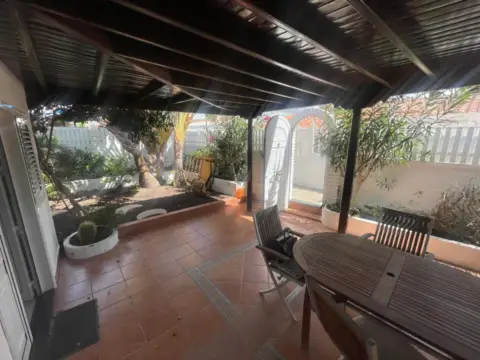 Casa pareada en calle de Inglaterra, 18