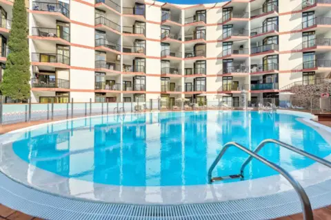 Apartamento en calle Helsinki, 3