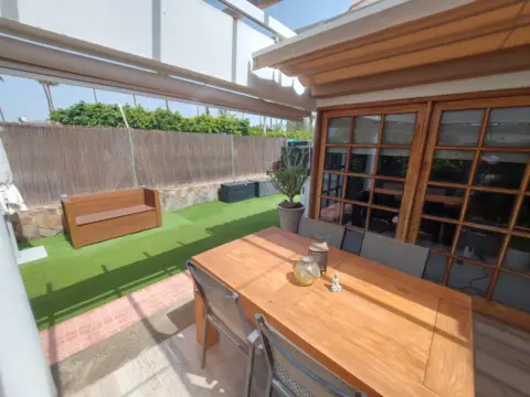 Chalet adosado en Avenida Touroperador Tjaereborg, 1