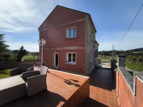 Chalet unifamiliar en Meis (San Martín)