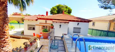 Chalet unifamiliar en Carrer Sol