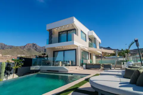 Casa en calle El Almendro