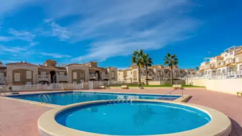 Chalet pareado en Avenida de La Mancha, 194