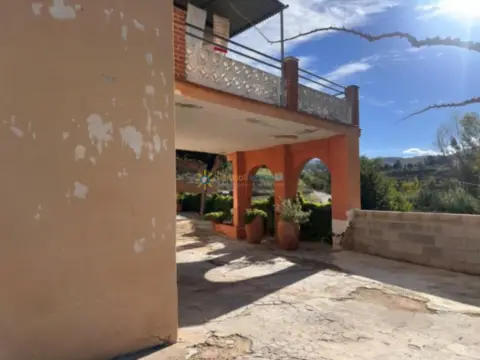 Chalet en Albaida