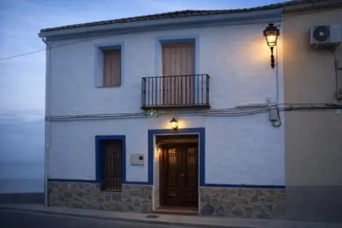 Casa adosada en Benissuera