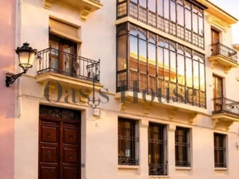 Edificio en calle de Sergio Sánchez