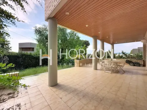 Chalet unifamiliar en Avenida Mestra Dolors Barceló