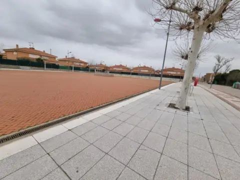 Chalet adosado en calle de Ramón de Garciasol