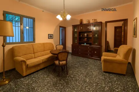 Casa adosada en Centro