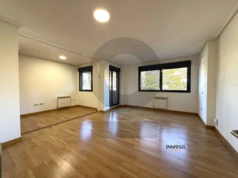 Piso en calle de José Bastos, 4