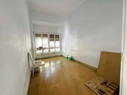 Chalet pareado en Avenida de Juan Sebastián Elcano