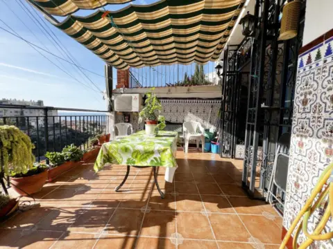 Chalet unifamiliar en Urbanización Montesol