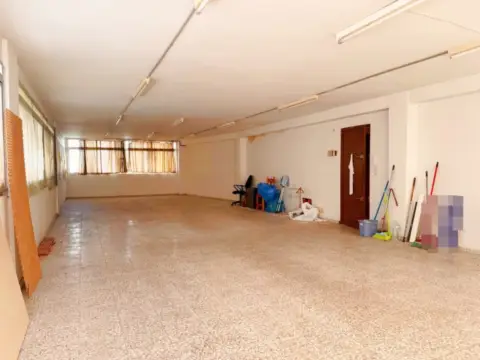 Local comercial en calle Miguel Moya
