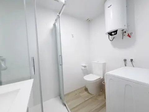 Estudio en calle de los Hermanos Álvarez Quintero