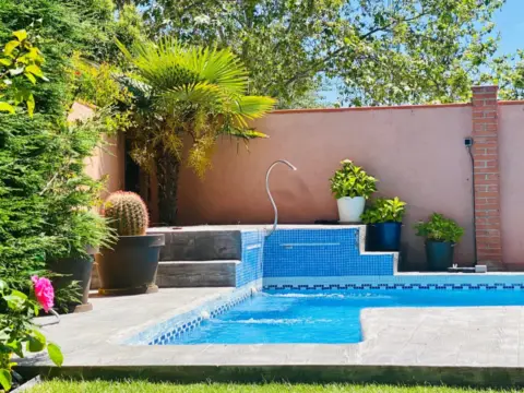 Chalet pareado en calle de Perales de Tajuña