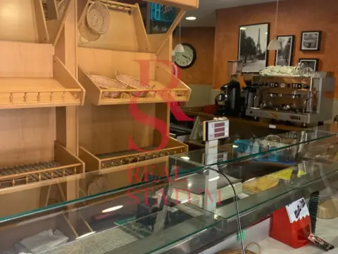Local comercial en Carrer de la Font dels Capellans, 15