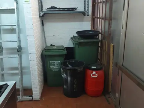 Local comercial en calle del Catedrático Francisco Beceña, 15