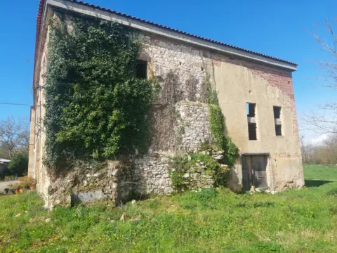 Casa en calle Argüelles-La Torre, nº 40