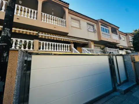 Casa en calle del Atardecer