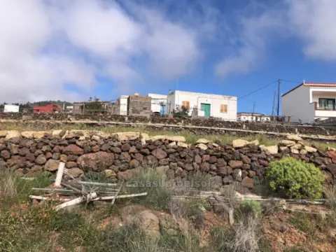 Terreno en calle de Fermín Pérez
