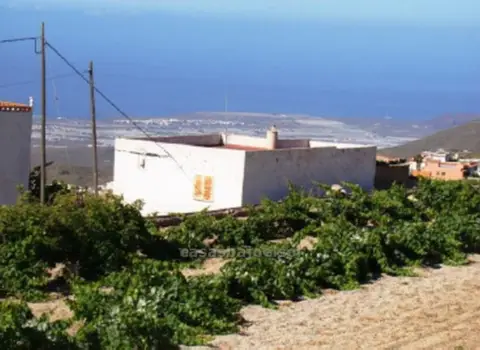 Terreno en calle de Fermín Pérez