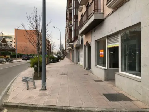 Commercial space in calle del Puente, nº 16tor