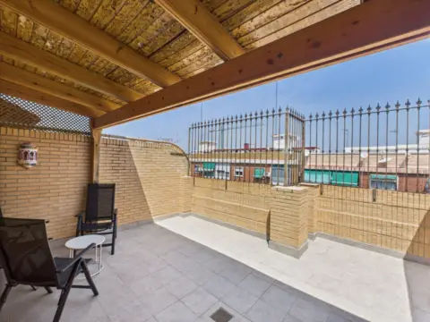 Dúplex en calle de Rodrigo de Pertegás