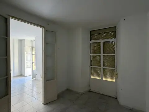 Edificio en calle de José Lanot