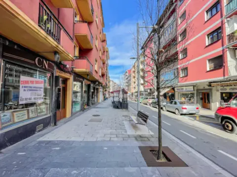 Local comercial en calle Fuenterrabia