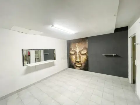 Local comercial en calle Fuenterrabia, 7