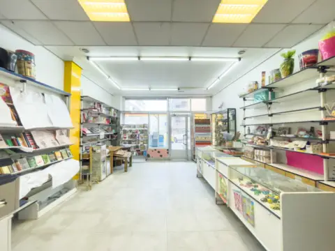 Local comercial en calle Aiako Harria Kalea