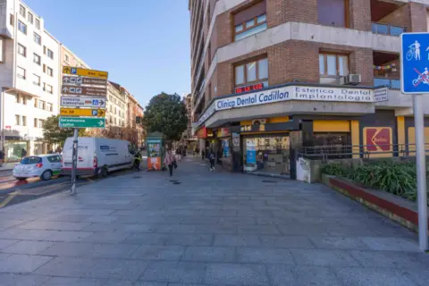 Local comercial en Colon Pasealekua, 55